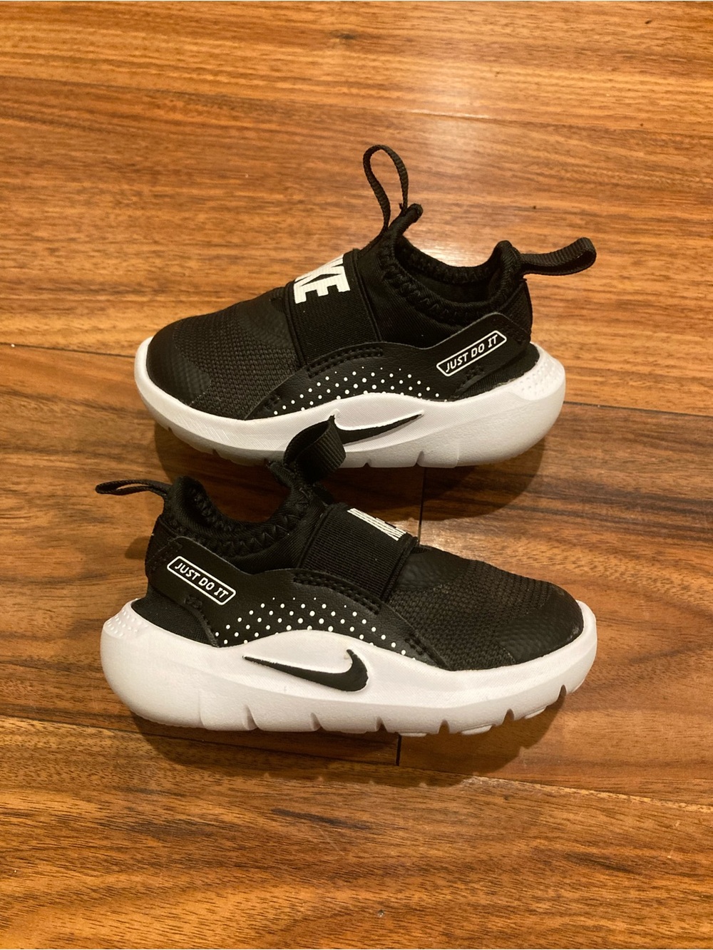 Nike Unisex Kids Black Mesh Slip On Athletic Sneakers Low Top Lightweight SZ 4C